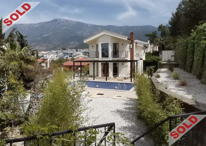 Image No.1-3 Bed Villa / Detached for sale