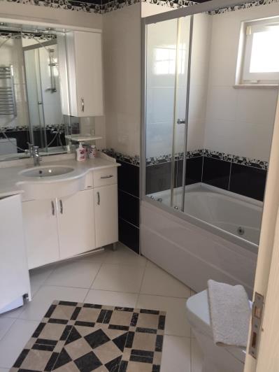 Image No.17-4 Bed Villa / Detached for sale