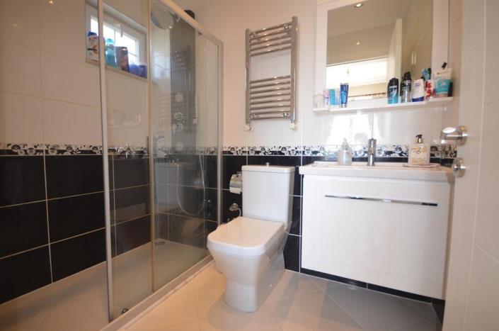 Image No.10-4 Bed Villa / Detached for sale