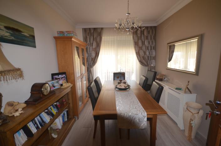 Image No.13-4 Bed Villa / Detached for sale