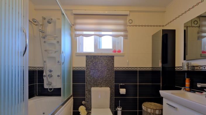 Image No.24-4 Bed Villa / Detached for sale