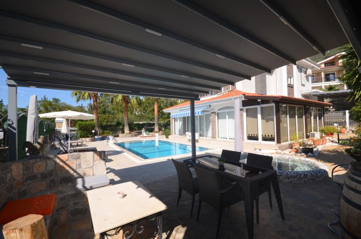 Image No.37-4 Bed Villa / Detached for sale