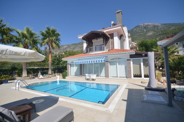 Image No.43-4 Bed Villa / Detached for sale