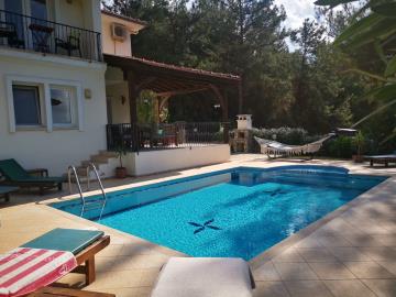 3--private-pool