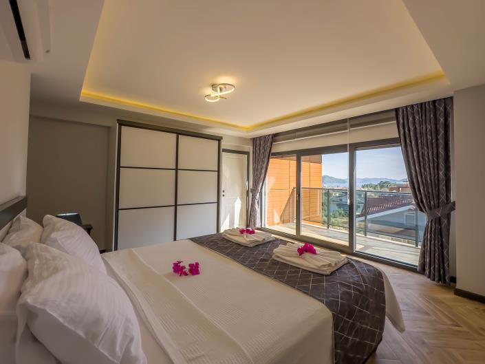 Image No.12-5 Bed Villa / Detached for sale