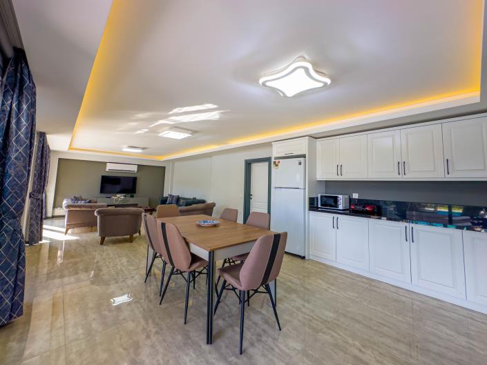 Image No.6-5 Bed Villa / Detached for sale