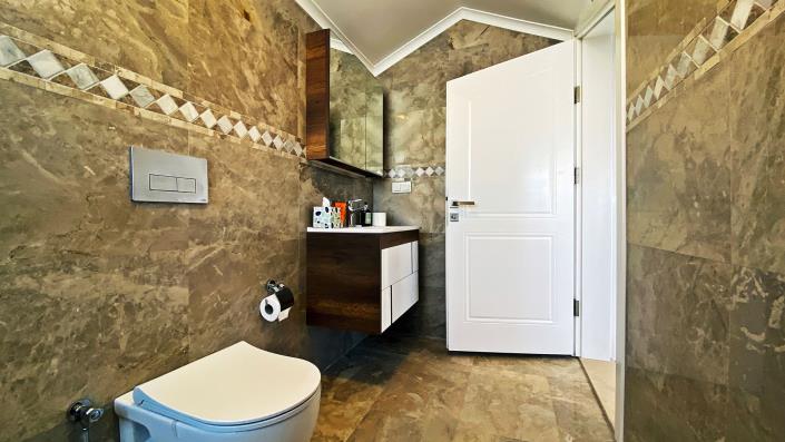 Image No.10-4 Bed Villa / Detached for sale