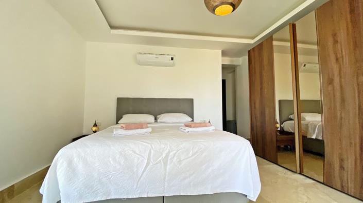 Image No.10-4 Bed Villa / Detached for sale