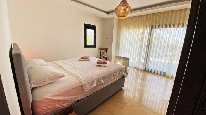 Image No.11-4 Bed Villa / Detached for sale