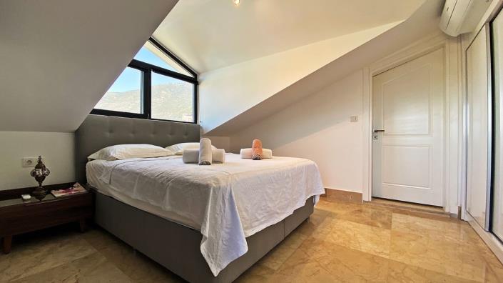 Image No.13-4 Bed Villa / Detached for sale