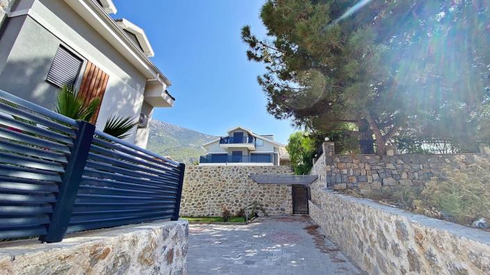 Image No.22-4 Bed Villa / Detached for sale