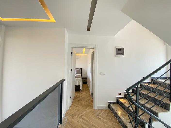 Image No.3-4 Bed Villa / Detached for sale