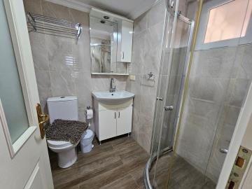 bathroom-ensuite-to-edroom-two