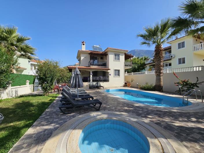Image No.1-Villa / Détaché de 4 chambres à vendre à Ovacik
