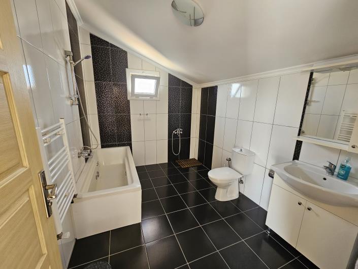 Image No.22-4 Bed House/Villa for sale