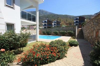 3a--sode-gardens-entrance-path--2-