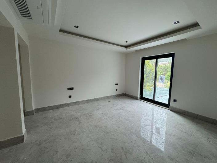 Image No.19-4 Bed Villa for sale