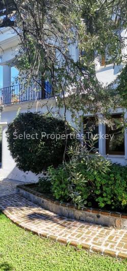 Image No.23-4 Bed Villa / Detached for sale