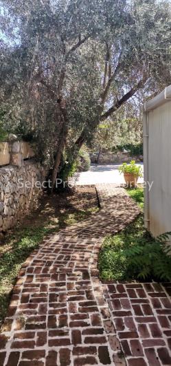 Image No.29-4 Bed Villa / Detached for sale