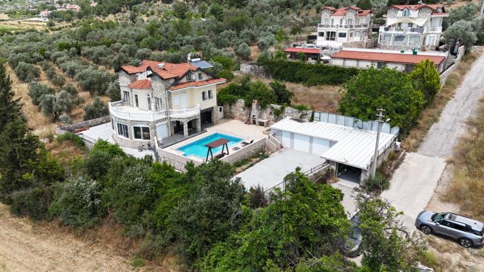 Image No.1-Maison / Villa de 5 chambres à vendre à Uzumlu