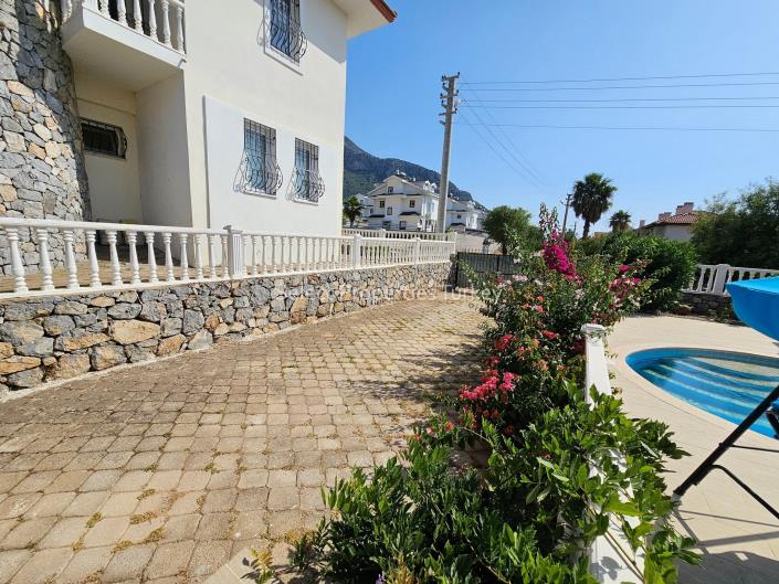 Image No.8-5 Bed House/Villa for sale