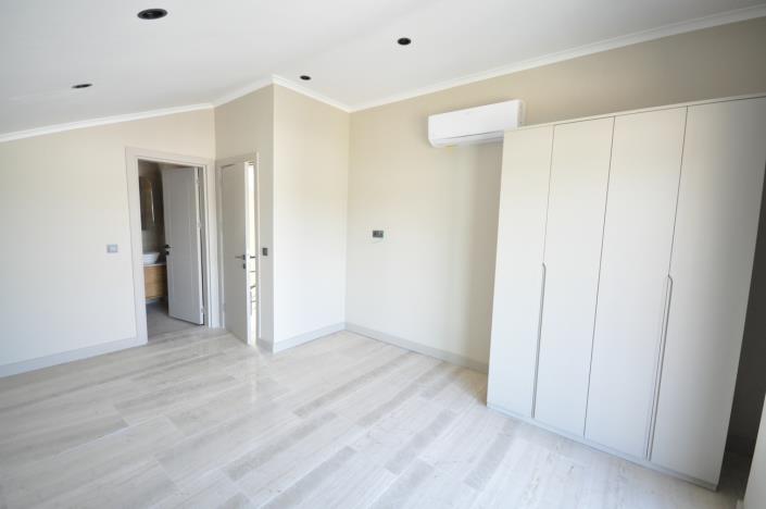 Image No.20-4 Bed House/Villa for sale