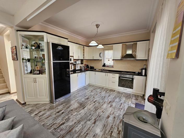 Image No.18-4 Bed Villa / Detached for sale