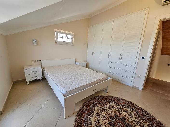 Image No.43-4 Bed Villa / Detached for sale