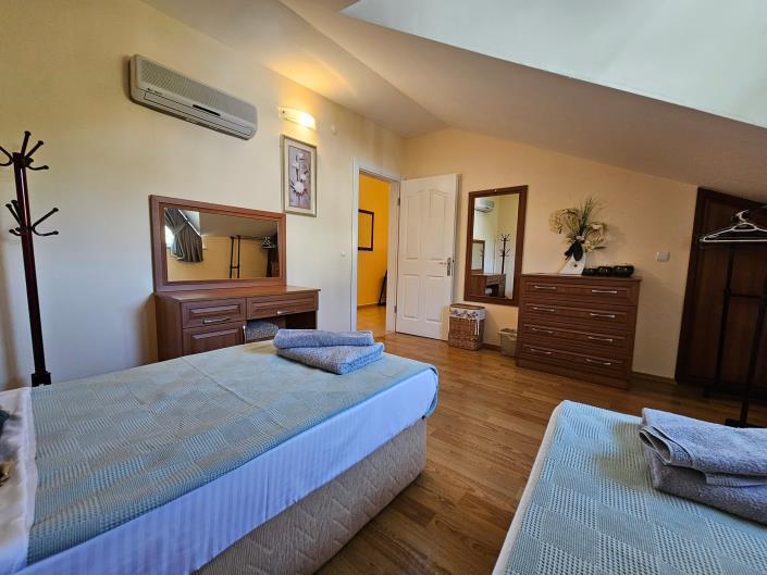 Image No.35-3 Bed Duplex for sale