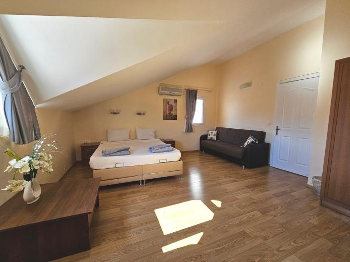 Image No.41-3 Bed Duplex for sale