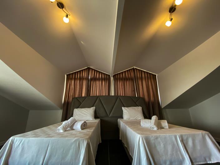 Image No.23-4 Bed Villa / Detached for sale