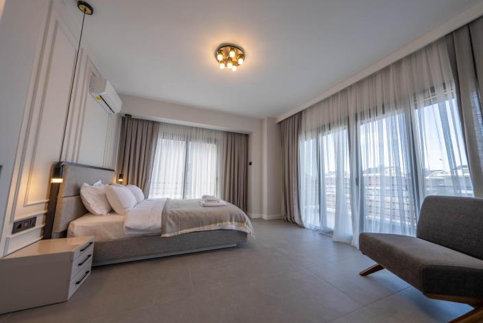 Image No.10-4 Bed House/Villa for sale