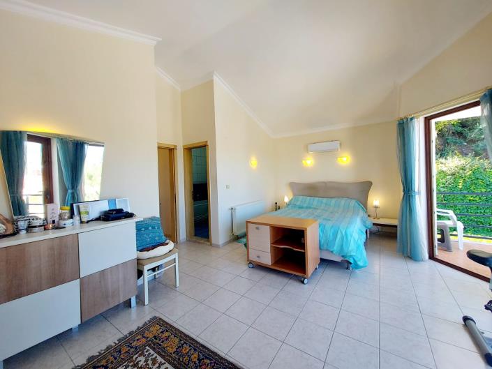 Image No.20-3 Bed Villa / Detached for sale