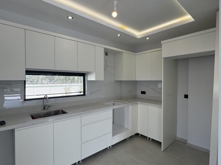 Image No.10-4 Bed House/Villa for sale