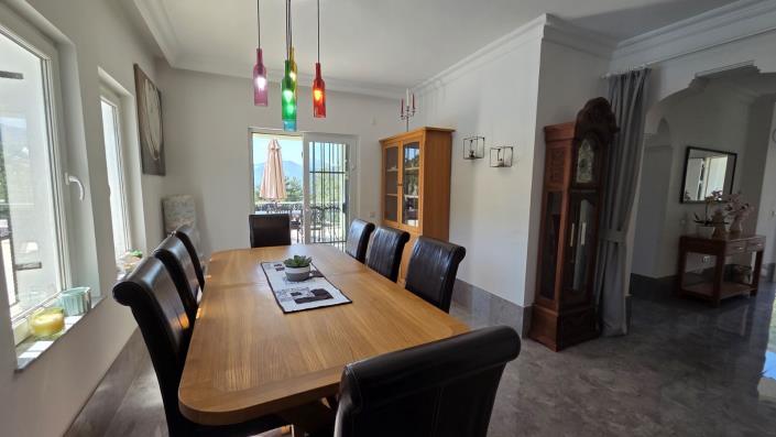 Image No.16-5 Bed Villa for sale