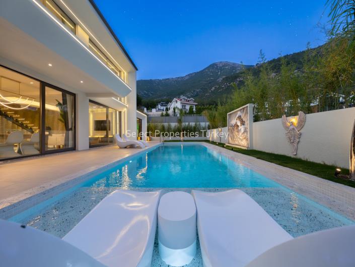 Image No.4-5 Bed Villa / Detached for sale