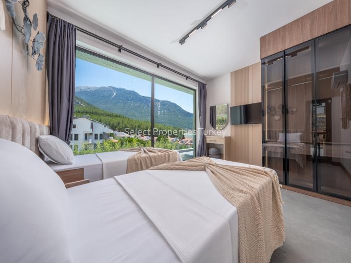 Image No.33-5 Bed Villa / Detached for sale