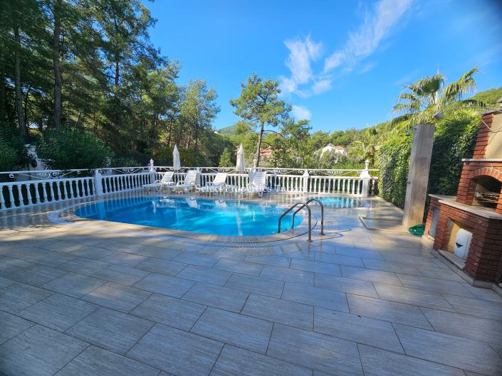 Image No.2-4 Bed Villa for sale