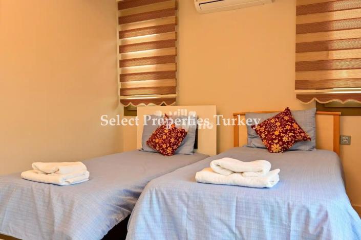 Image No.25-4 Bed Villa / Detached for sale