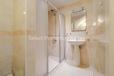 A_Entry---Bathroom-1--3-