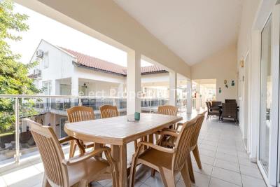 B_Lounge-Kitchen---Terrace--2-