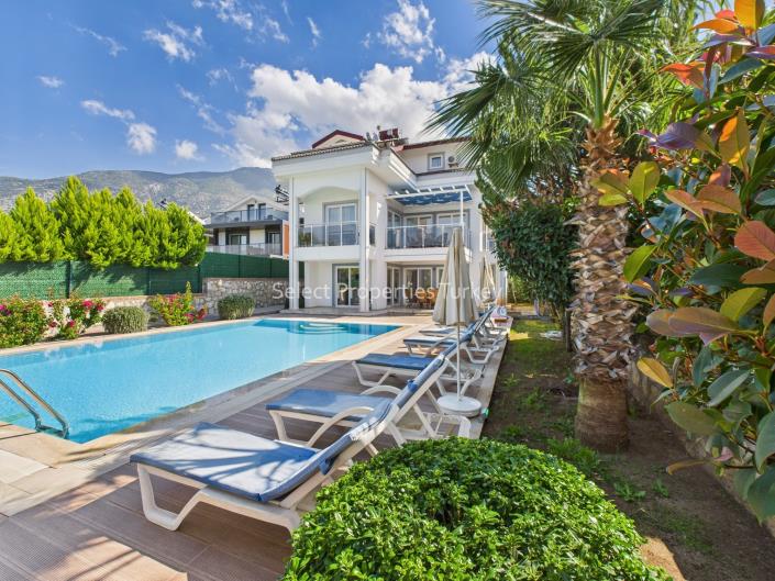 Image No.42-4 Bed Villa / Detached for sale