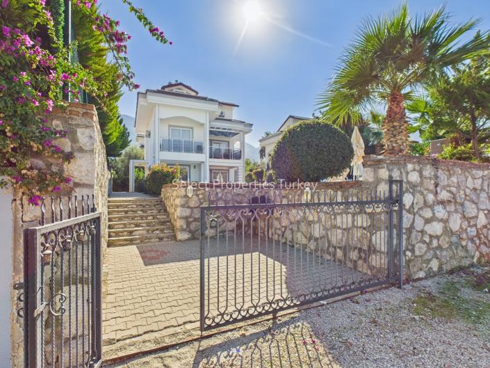 Image No.44-4 Bed Villa / Detached for sale