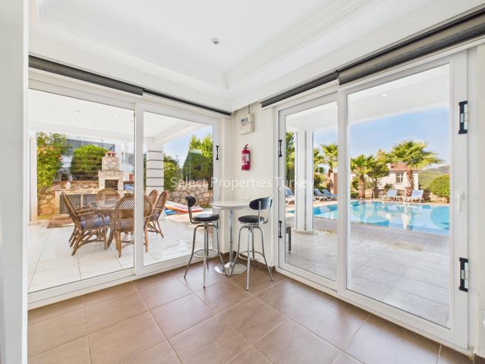 Image No.11-4 Bed Villa / Detached for sale