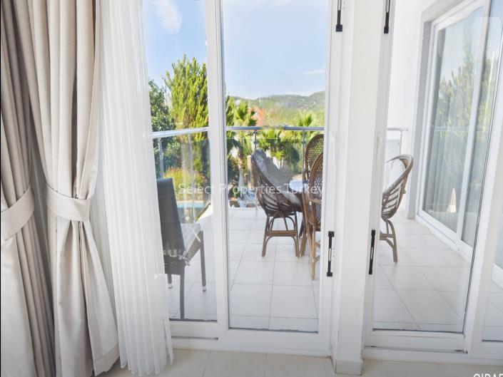 Image No.24-4 Bed Villa / Detached for sale