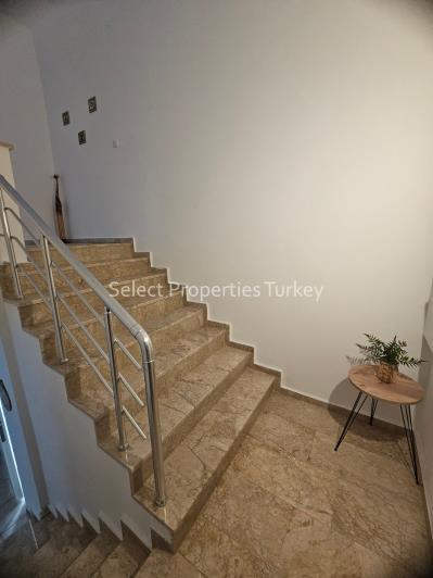 Image No.33-3 Bed Apartment for sale