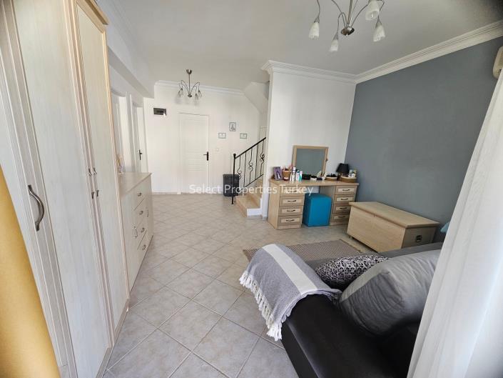 Image No.21-3 Bed Apartment for sale