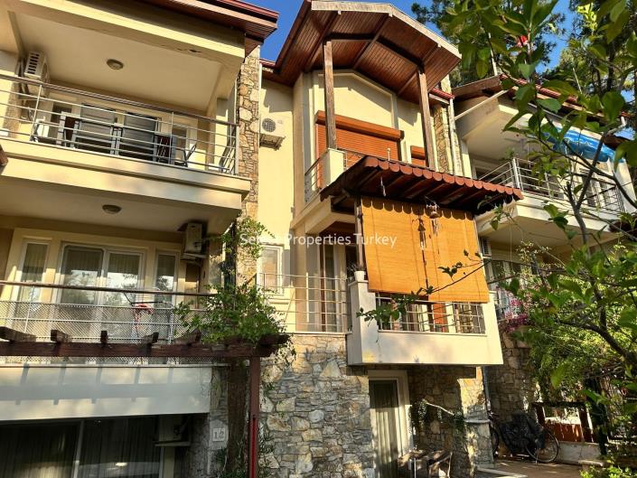 Image No.12-4 Bed Townhouse for sale