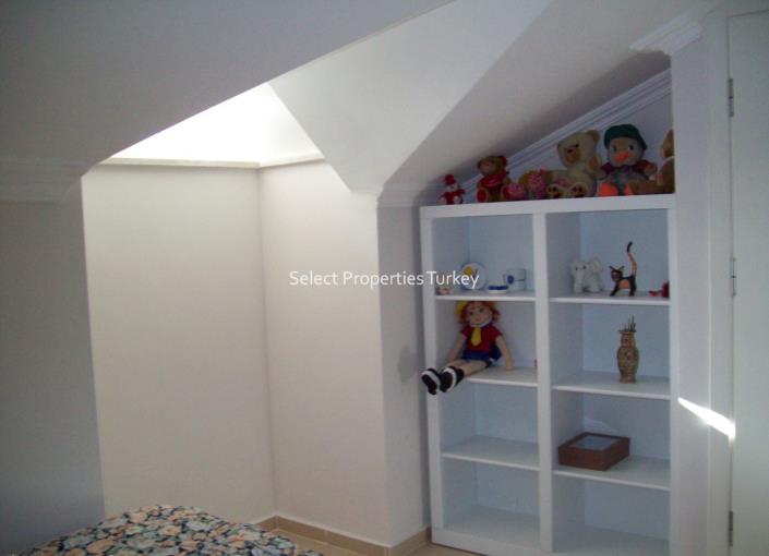 Image No.26-4 Bed Townhouse for sale