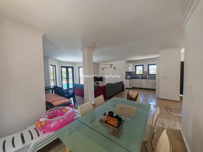 Image No.6-3 Bed Villa / Detached for sale